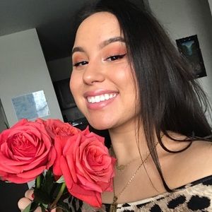 Meet your Posher, Sinta